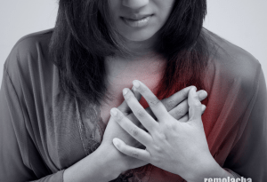 VIDEO: Los síntomas de un ataque cardíaco en mujeres